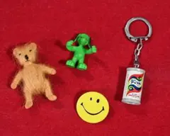 昭和レトロ　キーホルダー　バッジ　4点セット　当時物
