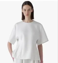 ADORE(アドーア) クルーネックカットソー ⭐️新品タグ付き⭐️のサムネイル