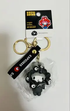 サンリオ黒ミャクミャクなりきり立体マスコット　キーホルダー　マイメロ