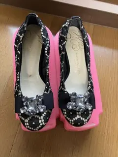 WASHINGTONフラットシューズ 黒とベージュ レースデザイン