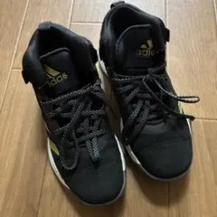 adidas バスケットシューズ ブラック/ゴールド　23センチ