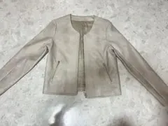 ベージュ レザー ジャケット ノーカラーのサムネイル
