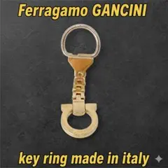 Salvatore フェラガモ ガンチーニ キーチャーム 金 イタリア製