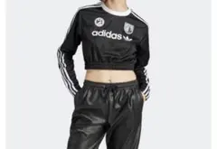 adidas クロップドTシャツ　ブラック