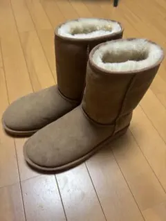 UGG ムートンブーツ　クラシックショートのサムネイル