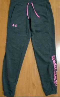 キッズ　アンダーアーマー　パンツ　長ズボン　スポーツウェア　130