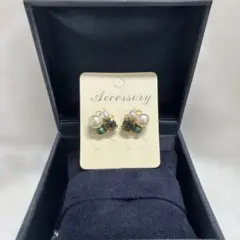 #03 グリーン系パールピアス