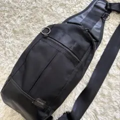 ポーター PORTER 吉田カバン　ボディバック　ブラック　ロゴ　スリングバック
