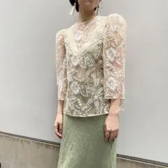 FUMIE TANAKA フミエタナカ　刺繍　through flower SHのサムネイル