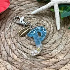 ハンドメイド　レジン　イニシャルチャーム　P