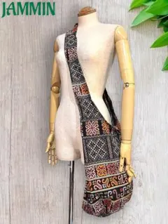 モン族刺繍柄斜め掛けバッグ　黒　アジアン　ヒッピー　民族　エスニック