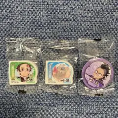 鬼滅の刃　消しゴム➕缶バッチセット