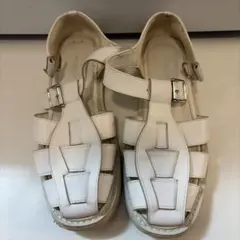ホワイトストラップサンダル