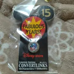 Disney Store 限定ミッキーマウス飾りボタン