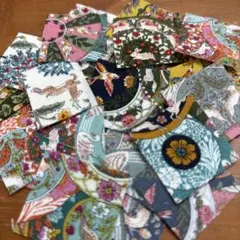 布地ピースセット カラフルなデザイン　45枚　おまけ付き