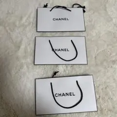 CHANEL ロゴ入り ホワイト紙袋 3枚セット
