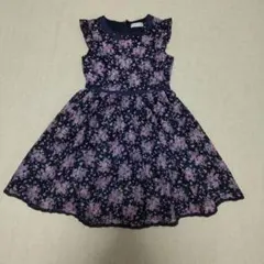 メゾピアノ　花柄ワンピース　140　紺地
