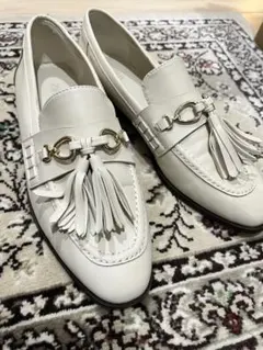 お値下げしました⭐︎ZARA ホワイト ローファー フリンジ付きEU38/25cm