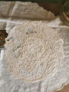 アンティーク ブラーノレース ポワンドヴェニス ローズ 草花紋ドイリー 小花刺繍 アンティーク ブラーノレース ポワンドヴェニス ローズ 草花紋ドイリー