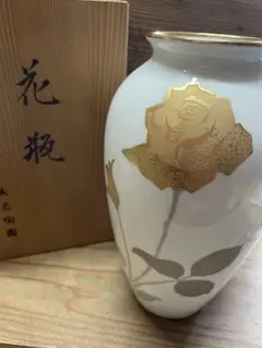 大倉陶園　バラ　花瓶【m1760 レア　磁器　骨董　レトロ　参考38,500円】のサムネイル