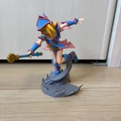 遊戯王　ブラックマジシャンガール　フィギュア