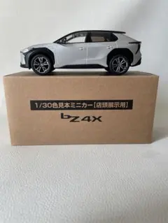 トヨタ bZ4X ミニカー ② 202 ブラック × 1J6 プレシャスシルバー トヨタ bZ4X ミニカー ② 202 ブラック × 1J6 プレシャス