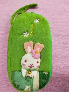 新品 ウサギ うさぎ ちりめん ポーチ 緑 かわいい 動物 うふふ