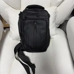 多機能4WAY ボディバッグUSBポート付ボディバッグ ショルダーバッグブラックのサムネイル