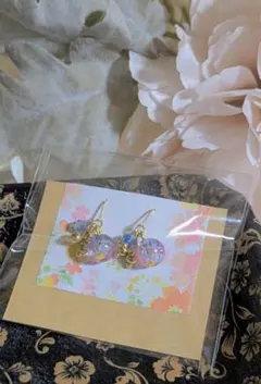 パープル ドロップ型ピアス 樹脂製