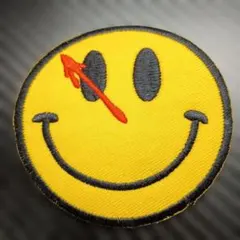スマイリー　♡ワッペン 赤い矢印付き♡直径約7.5cm