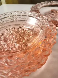 お皿　セット　ピンクの花模様ガラス皿セット