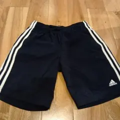 adidas ネイビー ハーフパンツ
