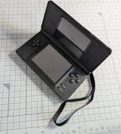 ニンテンドーDS Lite ブラック 本体　ソフト4種、充電器、ケース、箱付き