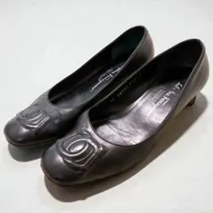 フェラガモ パンプス ガンチーニ スクエアトゥ ローヒール 7サイズ レザー