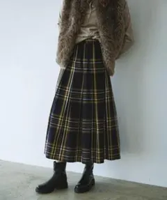 ☆今季、新品タグ付き☆サニーレーベル　タックチェックイージースカート