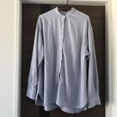 薄い青色 長袖シャツ