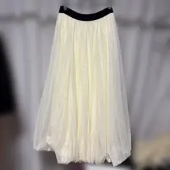 Vin アイボリー フレアスカート ボリューム　ヤマダヤ