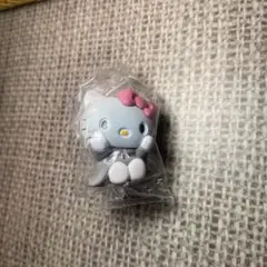 ハローキティとハンギョドンのカプセルトイセット