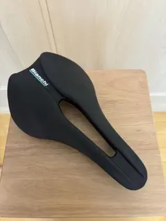 【新品】 純正品Bianchi エルゴノミックサドル ブラックのサムネイル
