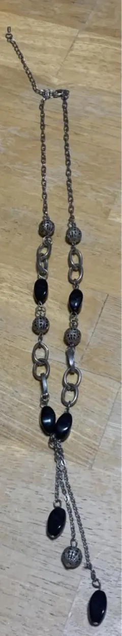 レディース　デザインネックレス　シルバー✖️ブラック、透かし模様円球、リング約36
