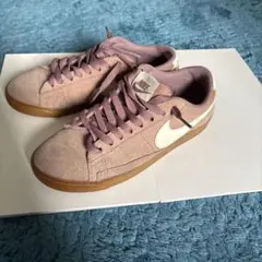NIKEスエード ピンクブラウン スニーカー23cmのサムネイル