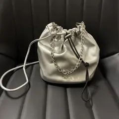 シルバー　ショルダーバッグ