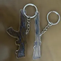 銃モチーフ アクリルキーホルダー 2種セットのサムネイル