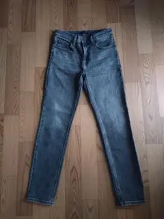 ユニクロ　UNIQLO　スリムストレート　ジーンズ　デニムパンツ　23