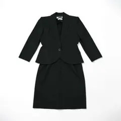 Yves Saint Laurent セットアップ スカートスーツ ブラック M 冠婚葬祭 2026年最新】Yves Saint Laurent ビジネス スカートスーツ上下の人気