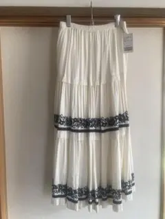アイボリー 刺繍入り ロングスカート　ジャーナルスタンダード