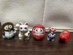 日本の伝統的な縁起物　入浴玉　マスコット　招き猫　達磨　犬張子　赤べこ　狸の置物