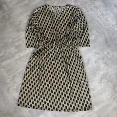 幾何学柄ワンピース Mサイズ モノトーン×イエロー ミモレ丈 総柄