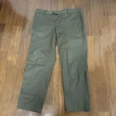 UNIQLOカーキチノパン