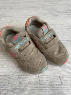 new balance ベージュ スニーカー 15センチ